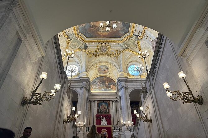 Madrid: Royal Palace Guided Tour with Skip the Line Ticket - The Palace’s Scale, Walking, and Comfort Notes You Should Not Ignore