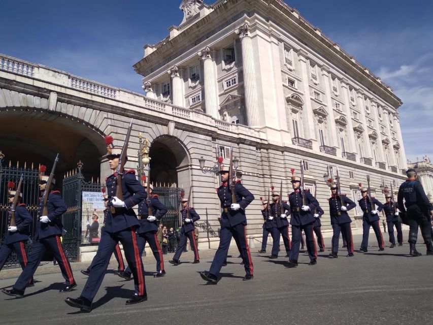 Madrid Royal Palace & Prado Museum + hotel pick-up & tickets - How the VIP Royal Palace + Prado plan works in 4 hours
