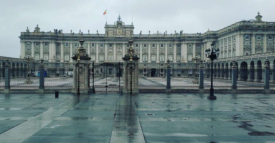 Madrid: Royal Palace & Prado Museum Private Tour - The in-between walk to lunch: a real Madrid reset