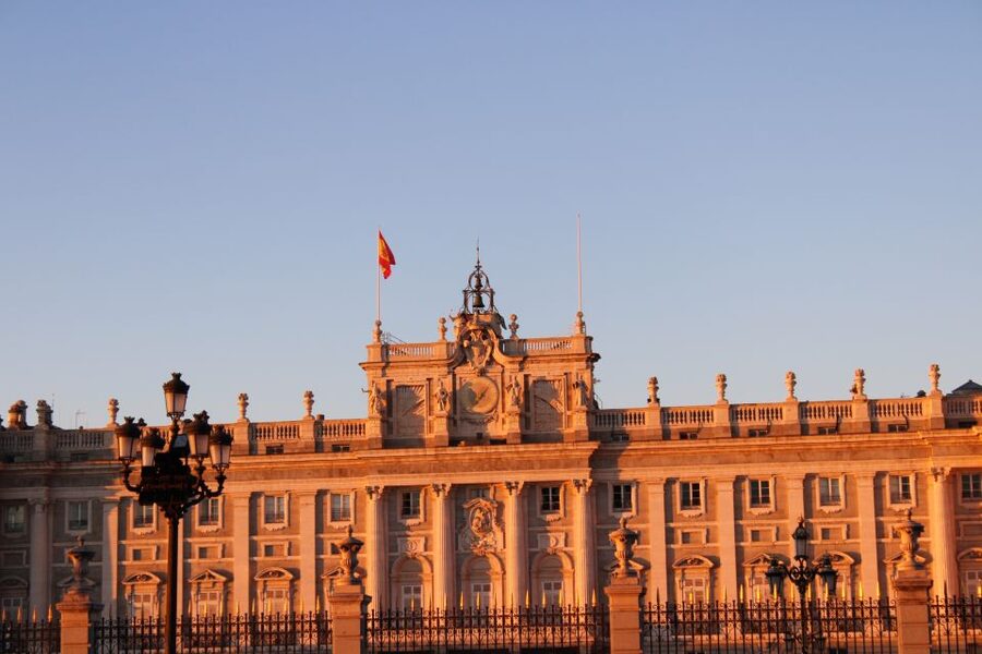 Madrid: Royal Palace Private Tour with Entry Ticket - First Stop Outside: Plaza de la Armeria and the Royal Palace Entrance