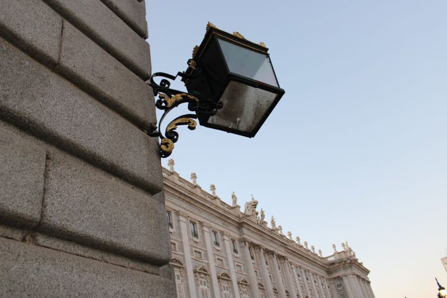 Madrid: Royal Palace Private Tour with Entry Ticket - Carlos IV, Ferdinand VII, and 1879 Renovations: The Palace as a Living Edit