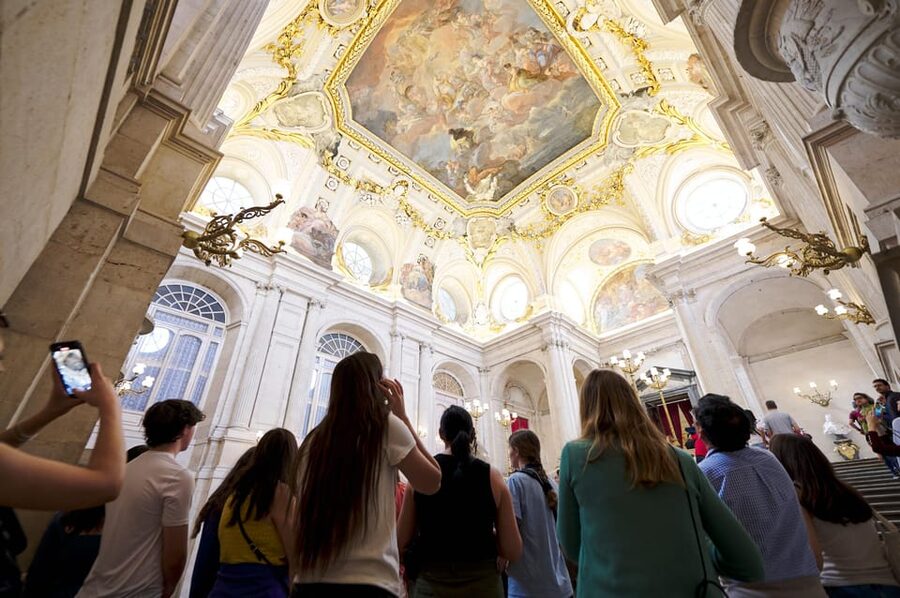 Madrid: Royal Palace Tour, Flamenco Show, & Tapas with Drink - Should You Book This Madrid Royal Palace Tour + Flamenco Combo?