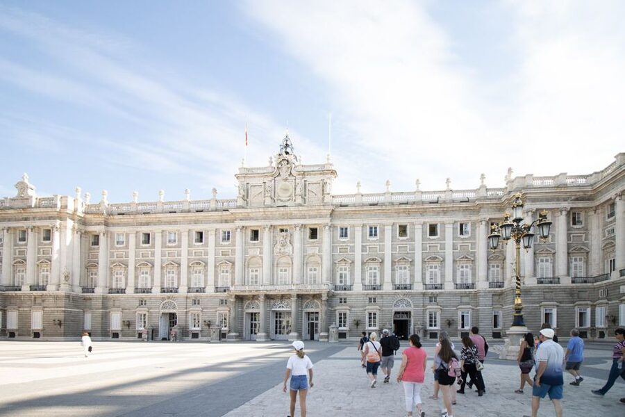 Madrid: Royal Palace Tour, Flamenco Show, & Tapas with Drink - Torres Bermejas Tablao: Moorish Decor Meets Flamenco Power