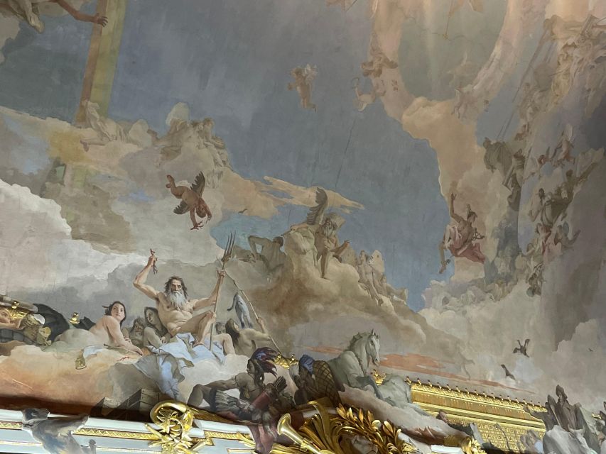 Madrid: Royal Palace tour - semi private or private - Ending at Plaza de la Armería: what to do after your guide leaves