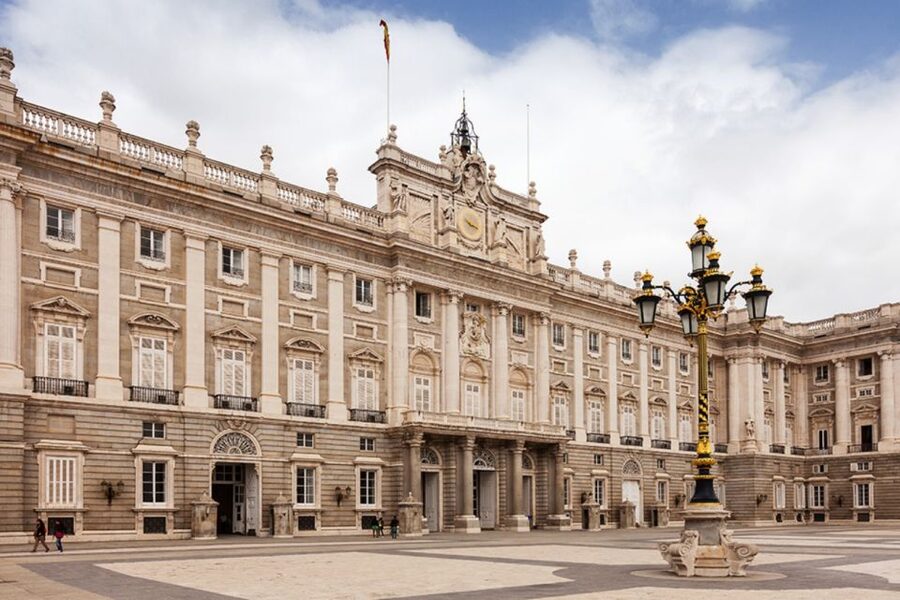 Madrid: Royal Palace VIP Tour with Skip-the-Line Ticket - Meeting at Oriente Square and Starting with a Clean, Easy Arrival
