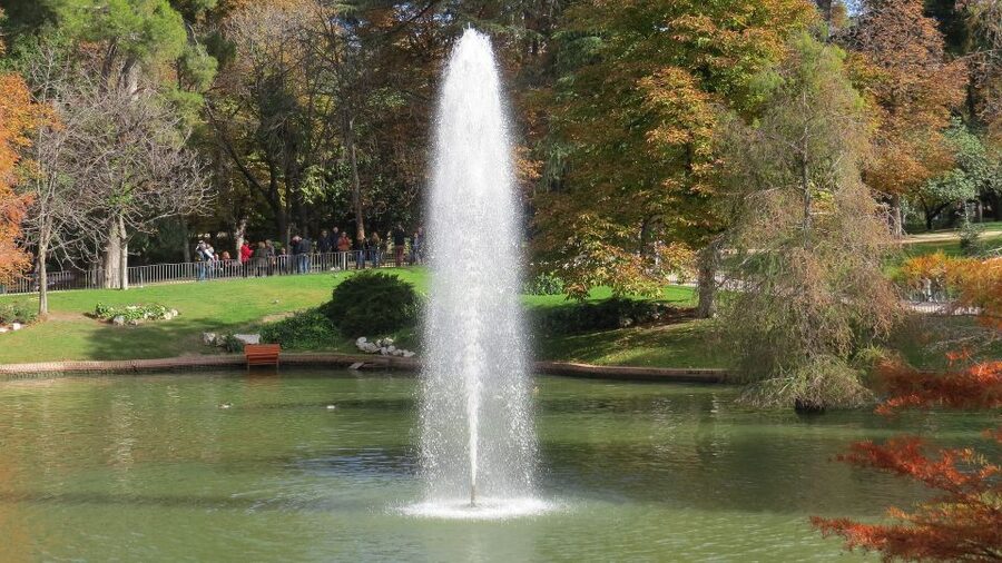 Madrid: Secrets of Retiro Park 2-Hour Walking Tour - The Fountain of the Artichoke and Alfonso XII, symbols with a reason