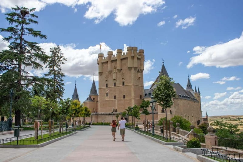 Madrid: Segovia & Ávila Full Day with Alcázar & Wall Tickets - Ávila Old Town and Cathedral Time: Guided Sense-Making for 30 Minutes
