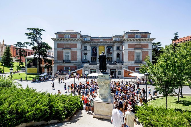 Madrid Sightseeing Tour with Royal Palace Skip the Line Ticket - Barrio de la Morería: Moorish Origins You Can Actually Feel