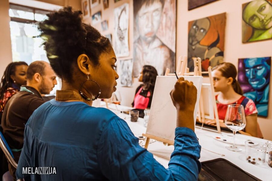 Madrid: Sip&Paint Workshop - Miguel’s Teaching Style and What First Timers Can Expect