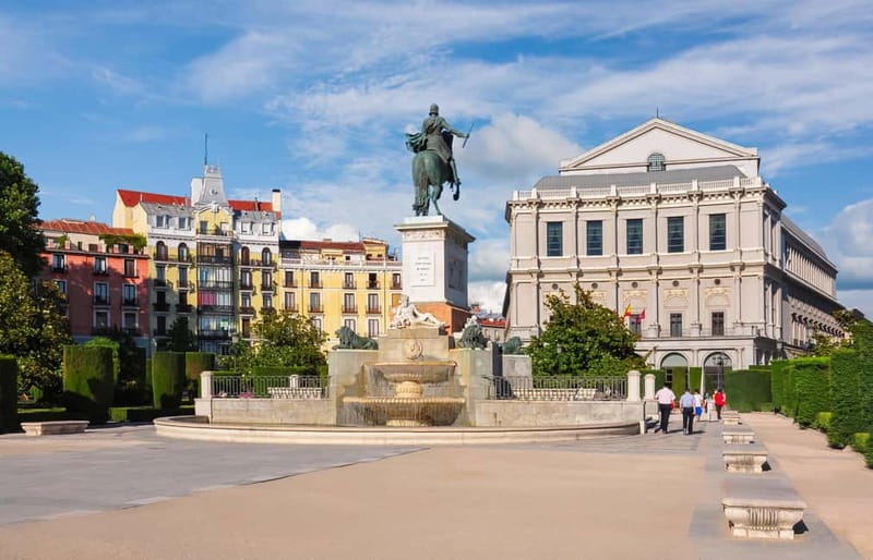 Madrid: Small-group historical walking tour - Market of San Miguel: food-market atmosphere without the pressure