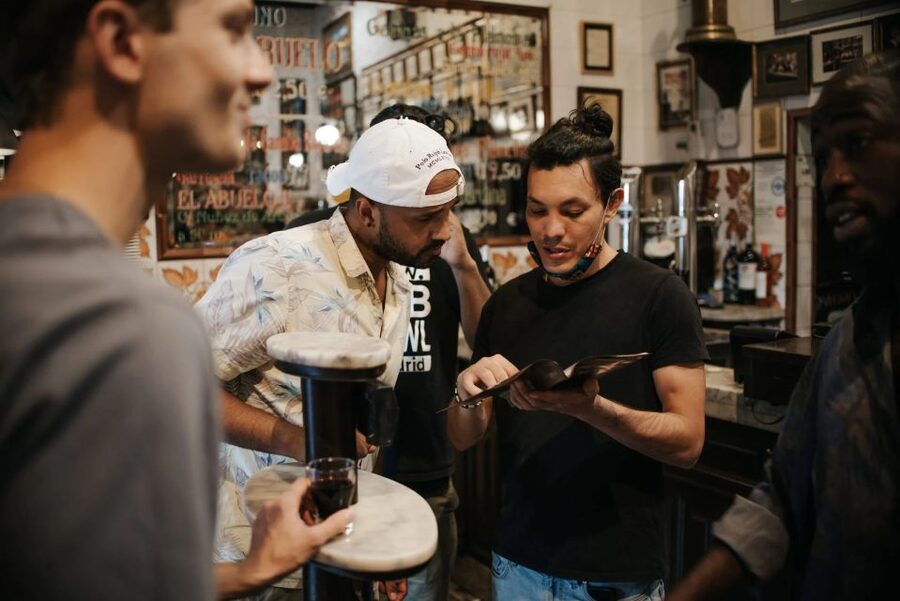 Madrid: Spanish Tapas Tour - Stop by Stop: Three Traditional Restaurant Moments, Plus the Old Town Walk