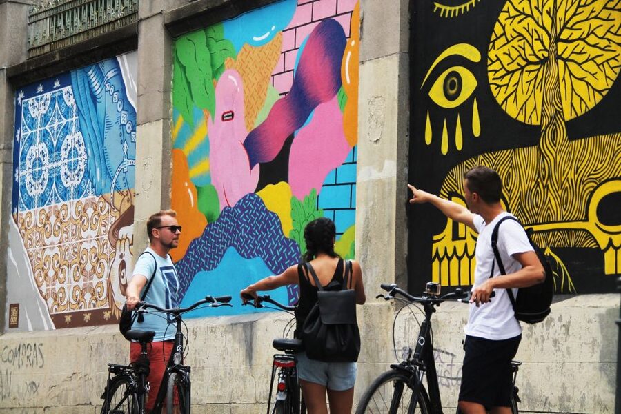 Madrid: Street Art Bike Tour - Getting started at Carrefour Express, then settling into a safe ride