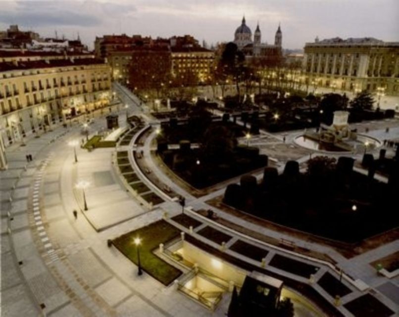 Madrid: Sunset and Night Lights eBike Tour - Plaza Mayor to Plaza de Oriente: Watching the City Wake Up in Lights