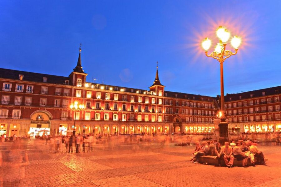Madrid: Sunset Walking Tour with Optional Flamenco Show - What to bring and how to plan around sunset timing
