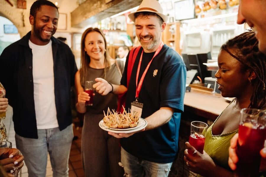 Madrid: Tapas, Taverns & History Tour - Guides, pacing, and the reason it feels like a real night out