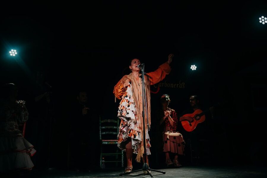 Madrid: Tapas Tour & Authentic Flamenco Experience - Las Carboneras flamenco show: the one-hour performance plus a tasting moment