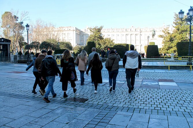 Madrid Tapas, Wine and History Tour - Plaza Mayor walk: the square that still sets the mood