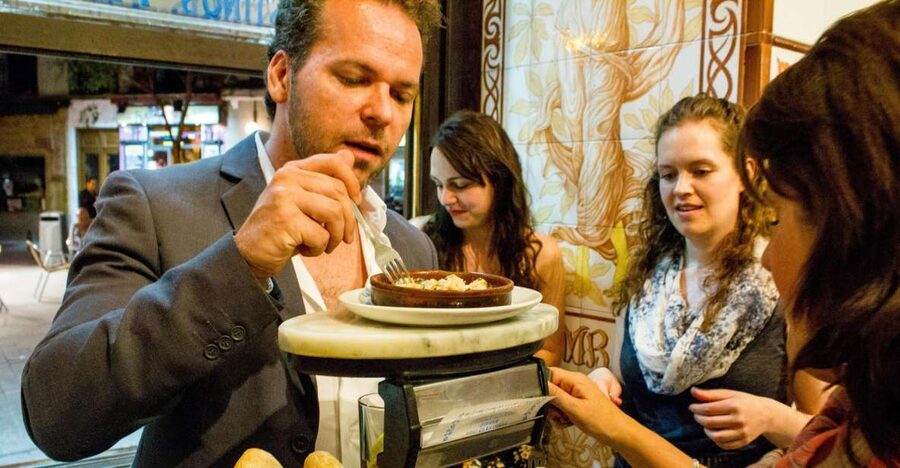 Madrid: Tapas & Wine Tasting Tour with Local Guide - Key points to know before you go