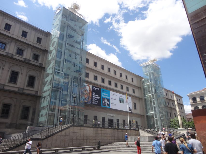 Madrid: Thyssen-Bornemisza & Reina Sofia Private Tour - Making the transition to Reina Sofía, and why the building matters