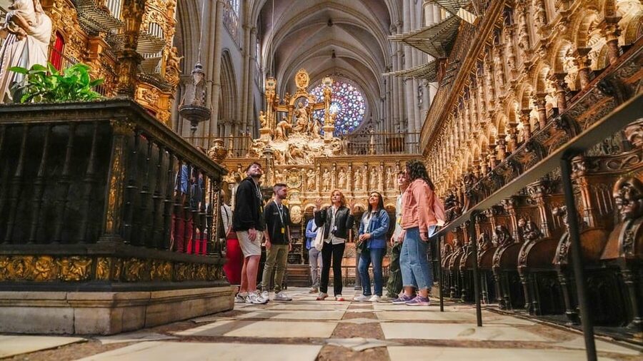 Madrid: Toledo and Segovia Tour with Alcazar and Cathedral - Guide quality, radio headsets, and why it can make or break the day