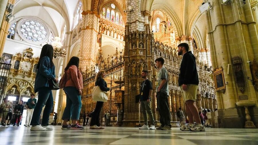 Madrid: Toledo Day Trip with Winery Visit and Wine Tasting - Finca Loranque winery tasting near Toledo, 3 wines and cured meats