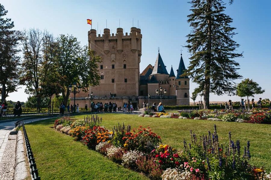 Madrid: Toledo & Segovia Full Day Guided Tour with Alcázar - Segovia’s best hits: Roman aqueduct, cathedral, and then room to roam