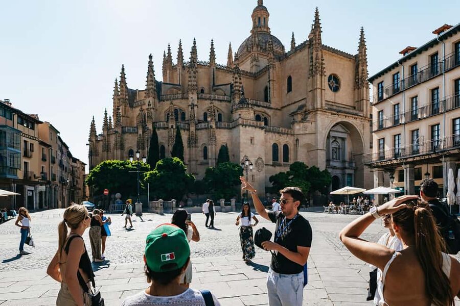 Madrid: Toledo & Segovia Full Day Guided Tour with Alcázar - Mirador del Valle: why that quick photo stop is more than a break