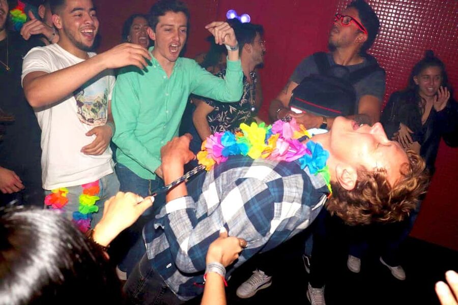 Madrid: Top Pub-Crawl with Drinks and Nightclub Entry - Gran Via finish: spirits plus dance show, then nightclub entry