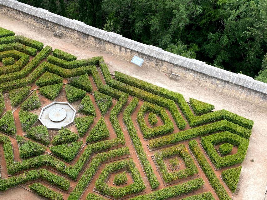 Madrid: Tour Segovia y La Granja de San Ildefonso - Cathedral of Segovia, then lunch with smart guidance