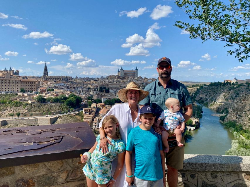 Madrid: Tour Toledo y Segovia, 8 destinos imprescindibles - Toledo first: Puente de Alcántara, Zocodover, and the cathedral area