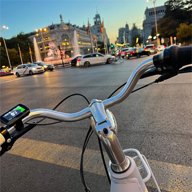 Madrid: Vintage Bike Rental with Tourist Map - Why a vintage bike and an 1896-style map works in Madrid