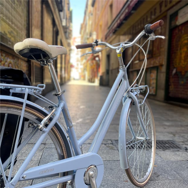 Madrid: Vintage Bike Rental with Tourist Map - Your 8-hour rhythm: timed stops, photo breaks, and smart pacing