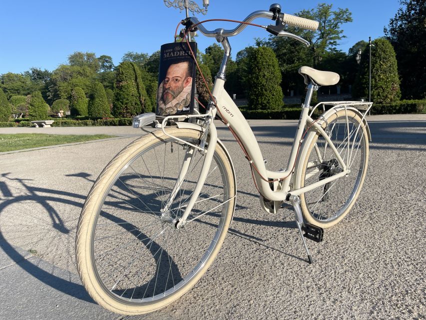 Madrid: Vintage Bike Rental with Tourist Map - Plaza Mayor and the Royal Palace, where your map helps you plan the next bite