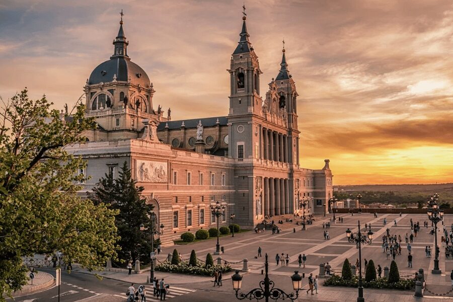 Madrid: VIP Prado Museum & city highlights with Hotel pickup - VIP Prado Museum Access, With Skip-the-Line Tickets