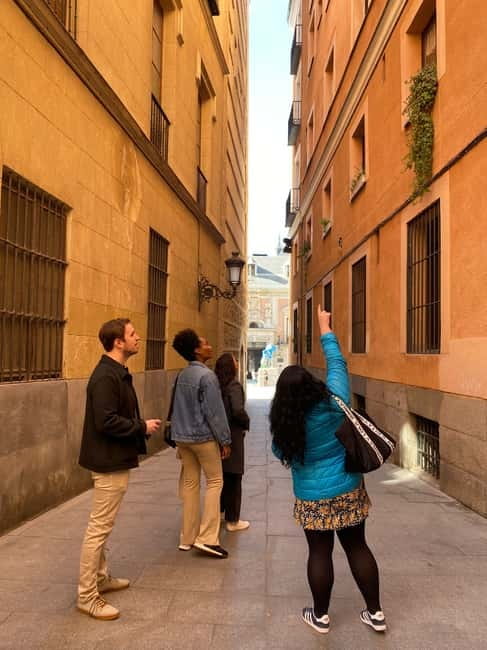 Madrid: Welcome to Madrid Guided Walking Tour - Meeting at the Fountain of Orpheus: your Madrid orientation starts here