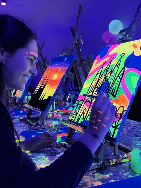 Madrid: Wine Gogh Glow Academy Paint and Sip Classes - Spanish wine as part of the experience, not a side snack
