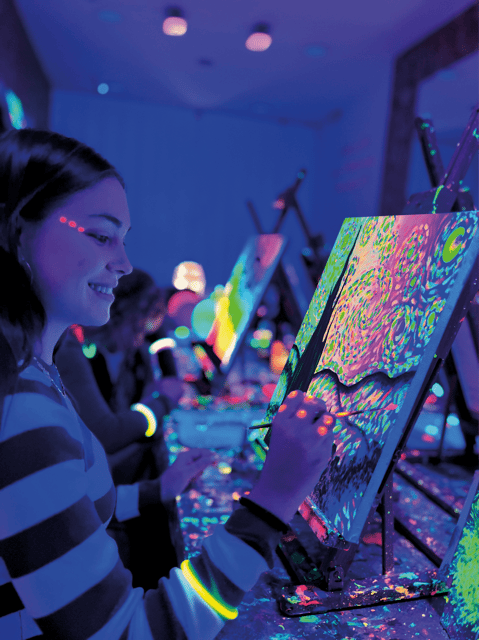 Madrid: Wine Gogh Glow Academy Paint and Sip Classes - Acrylic paints, brushes, and the tools that make it easy to start