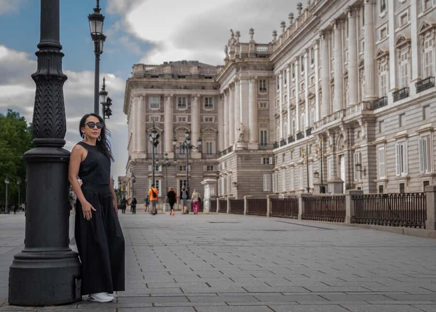 Memorable Photographic Tour of Madrid - Duration and Timing: One Hour Goes Faster Than You Think