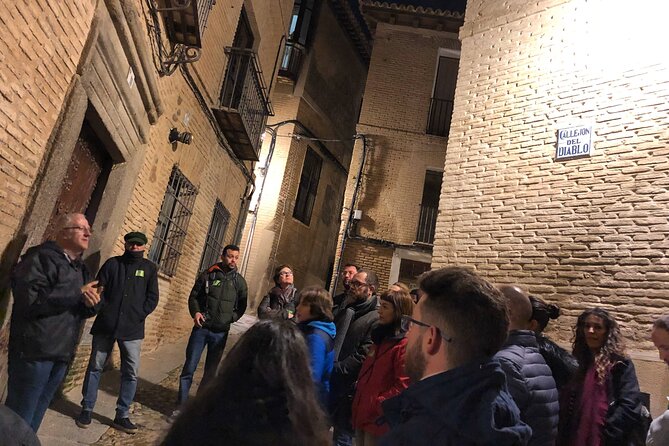 Night Guided Tour of Magical Toledo - The storytelling style: not monuments, but Toledo as a character