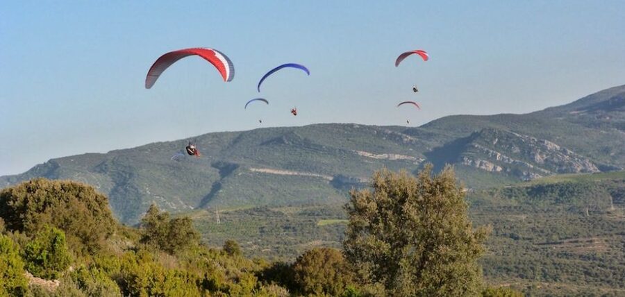 Paragliding Tandem Flight from Madrid - What The 600-800 Meter Flight Feels Like (15-25 Minutes In The Air)