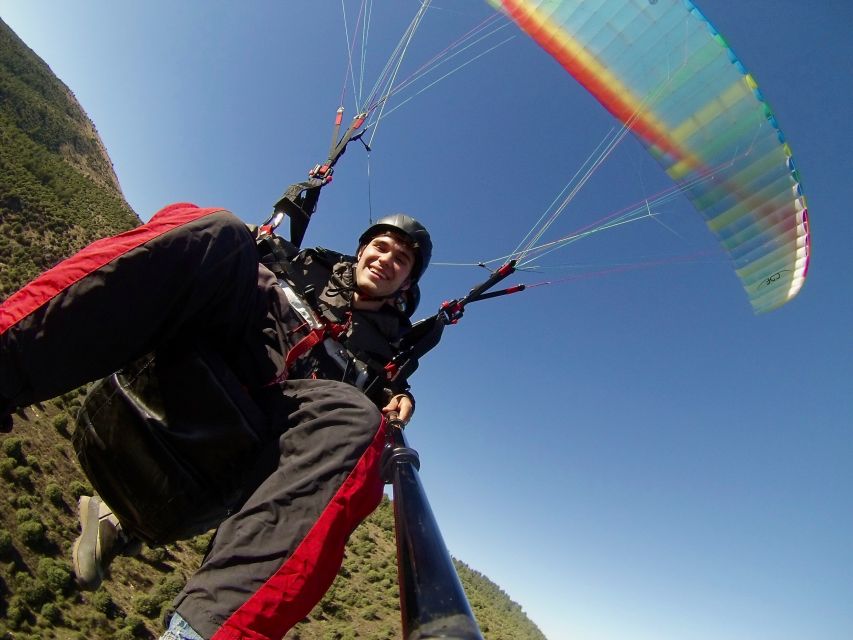 Paragliding Tandem Flight from Madrid - Cebreros Vs. Somosierra, Choosing The Right View For The Day