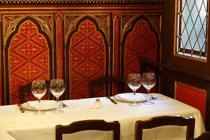 Prado Museum Tour & Lunch at the Oldest Restaurant in the World - Barrio de Las Letras and Plaza Mayor, Madrid Explained on Foot