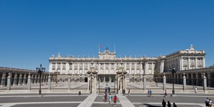 Private guided tour Royal Palace & Royal Collections Gallery - Royal Collections Gallery: 650 works and a fresh museum building
