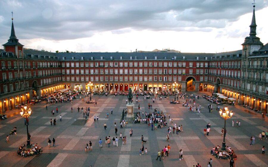 Private Madrid Highlights Walking Tour - Practical Tips for Comfort, Shoes, and Guide Spotting