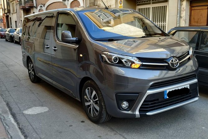 Private Transfer Madrid Barajas Airport to Madrid in Vans up to 7 Passengers - Why a private Barajas transfer feels like a smart first move