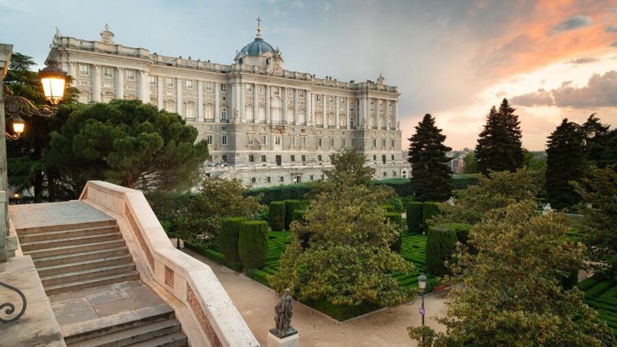 Private Visit to the Royal Palace and Walking Tour of Madrid - Start With Hotel Pickup, Then Get Straight to the View at Debod Temple