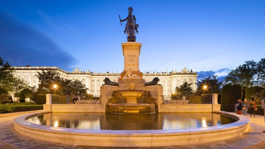Private Visit to the Royal Palace and Walking Tour of Madrid - Royal Palace VIP Entry: Skip the Line and Use Your Time Like a Local