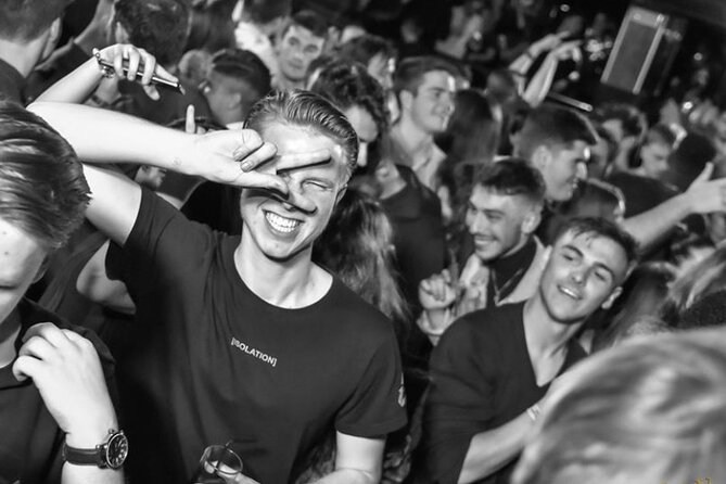 Pub Crawl Madrid by Mad Party Crew - Stop 3 at Manama Disco: The Midpoint That Builds Toward the Club