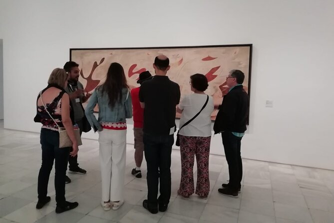 Reina Sofia Museum Guided Tour in Madrid - Where you meet and how to avoid the common first-morning stress