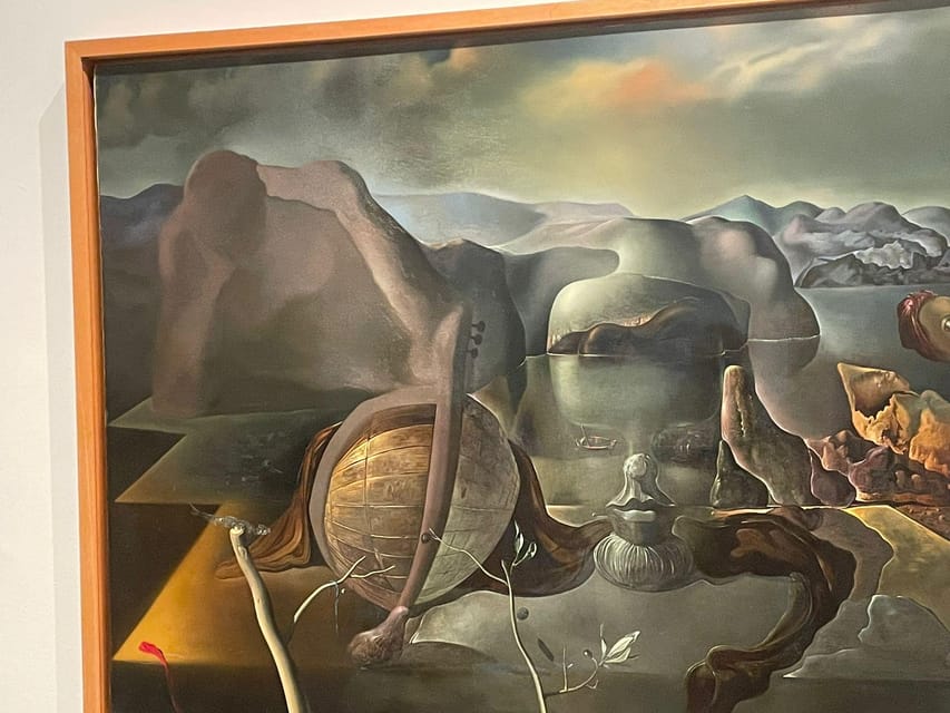 Reina Sofía Museum guided tour with ticket and skip the line - Meeting at El pueblo español tiene un camino, and finding your group fast
